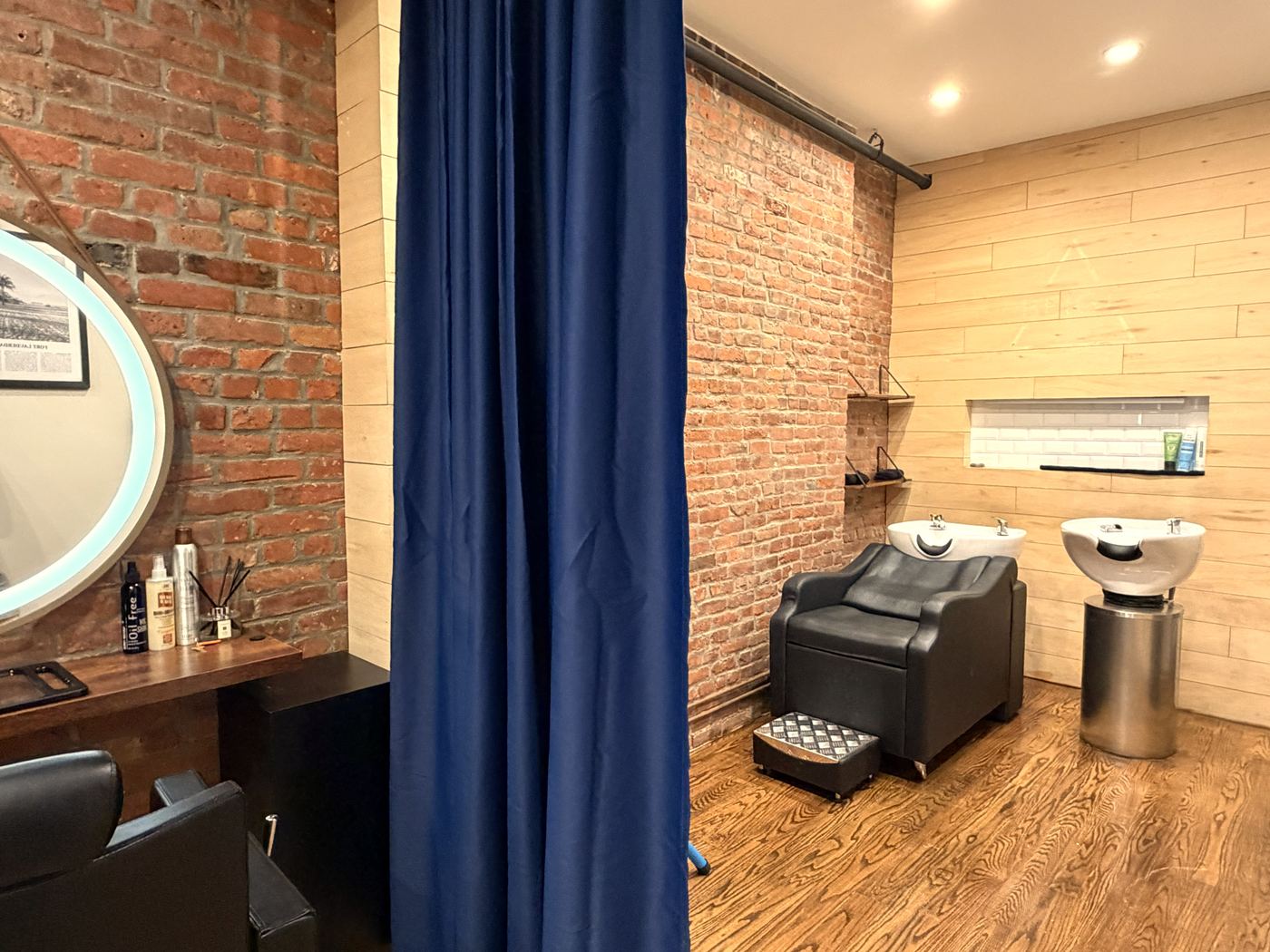 Wash station at the Gen'C Chelsea salon